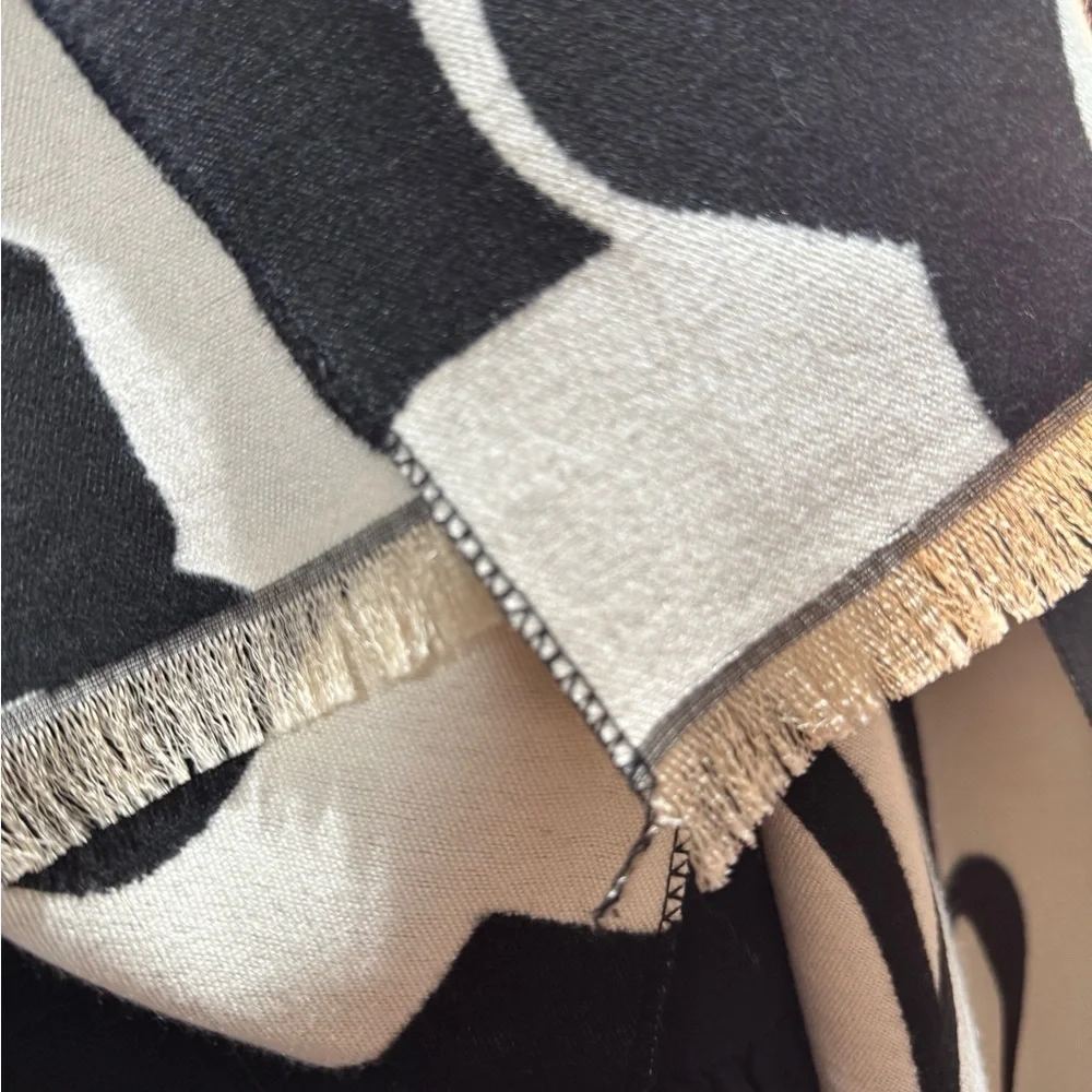 450. Black and White Oversized Soft Floral Scarf NWOT
